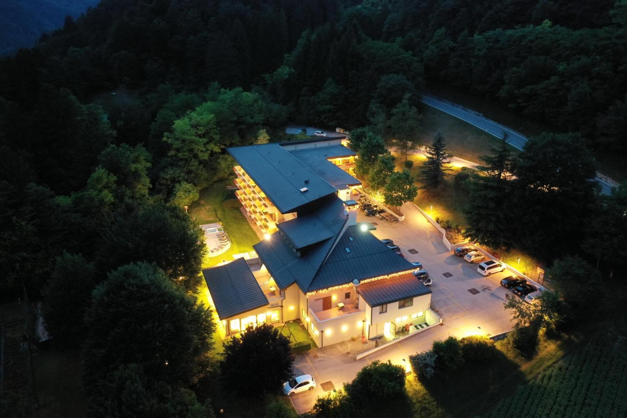 Vital Hotel Flora Comano Terme Eksteriør bilde