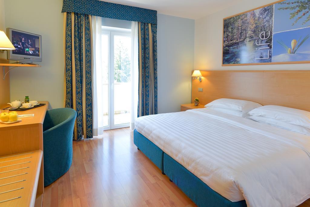 Vital Hotel Flora Comano Terme Eksteriør bilde