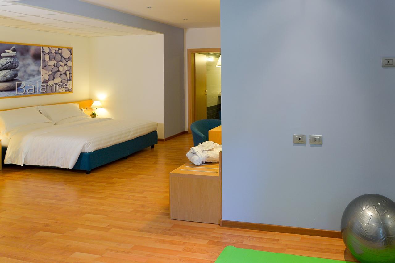 Vital Hotel Flora Comano Terme Eksteriør bilde
