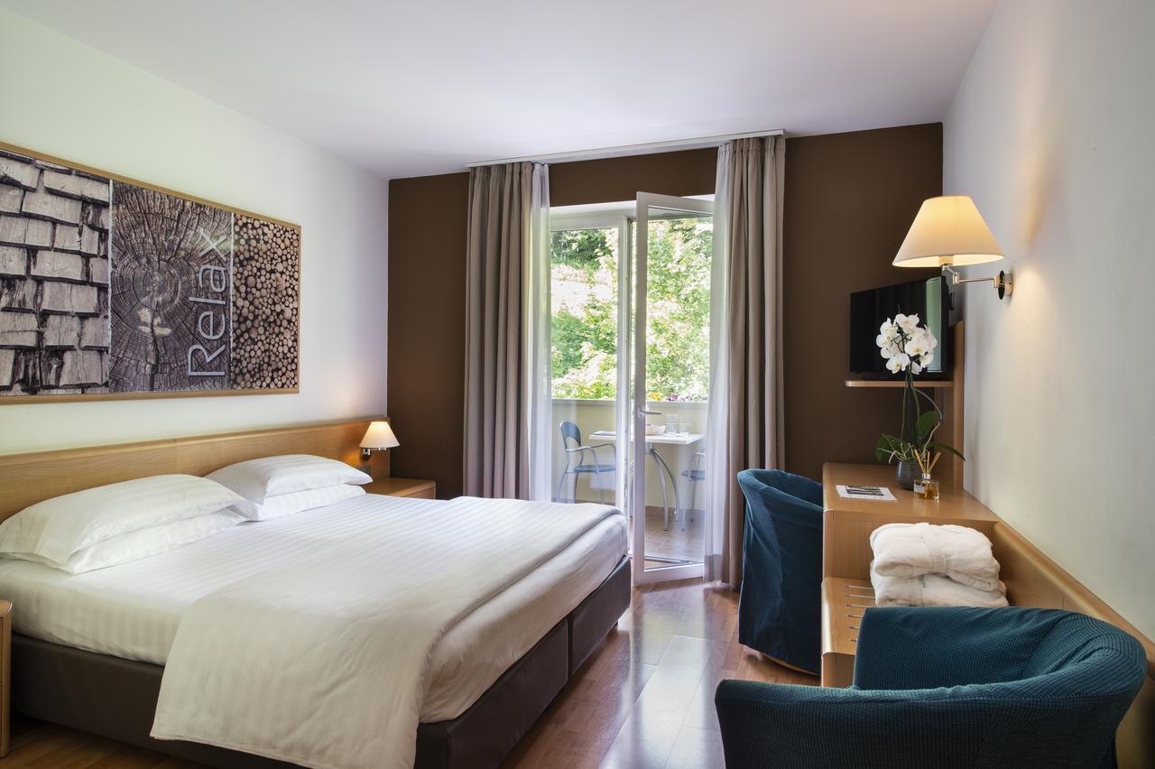 Vital Hotel Flora Comano Terme Eksteriør bilde